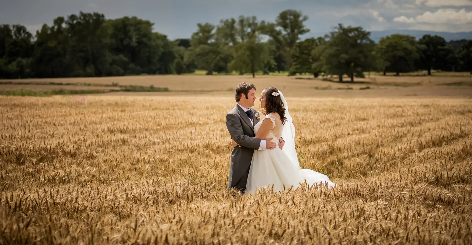 August wedding at Willington Hall, Cheshire