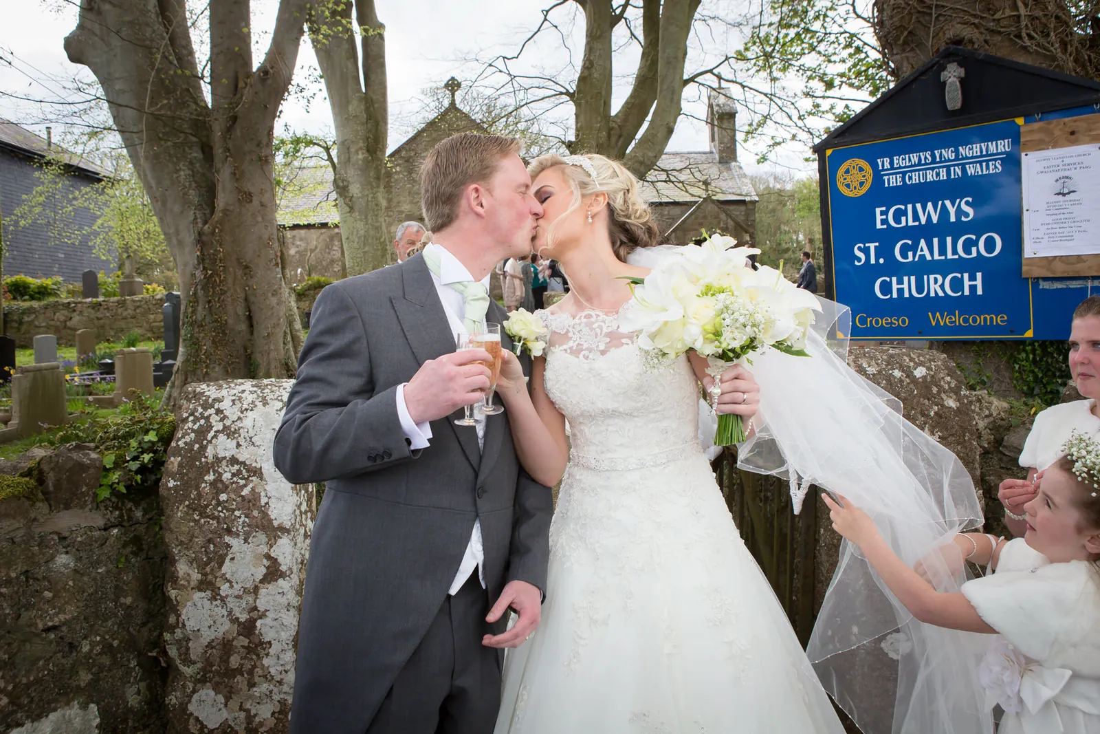 Charlotte & Mark wedding at Château Rhianfa — photograph 63