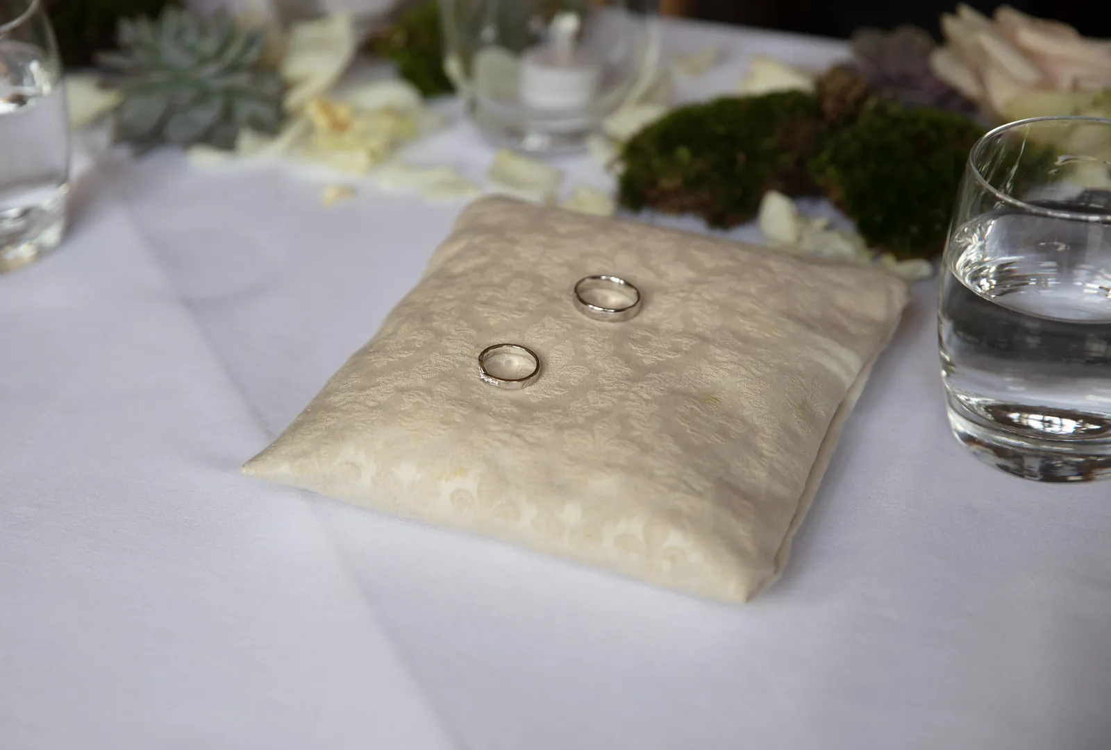 Sarah & John wedding at Inglewood Manor — photograph 28