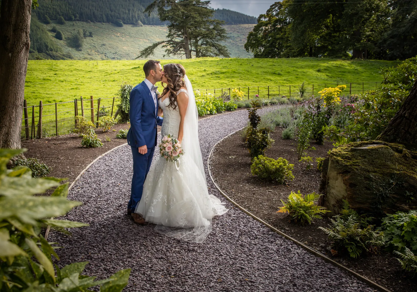 Kelly & Gav wedding at Tyn Dwr Hall — photograph 125